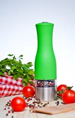 salt and pepper grinders  © Robert Wołkaniec