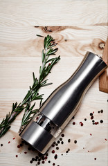 salt and pepper grinders 