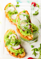 Crostini with spring vegetables