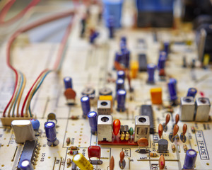 electronic circuitry in a hi fidelity radio