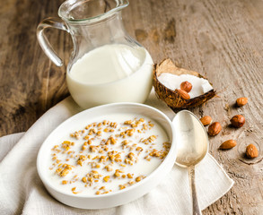 Granola with peanut and coconut