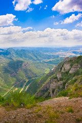 Fototapeta na wymiar Widok na dolinę z klasztoru Montserrat, Hiszpania