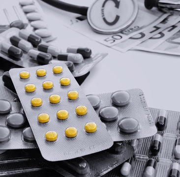 m&eacute;dicaments et g&eacute;n&eacute;riques : &eacute;conomies