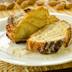 Torta farcita con mele cotogne