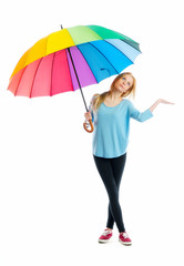 Blondes Mädchen mit Regenschirm