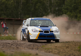 Rallyauto in actie - Subaru Impreza