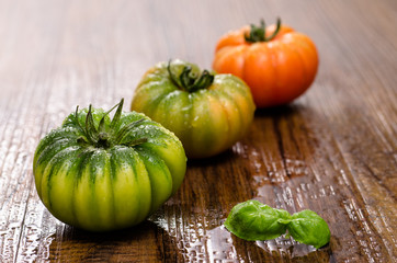 Italienische Tomaten mit Basilikum
