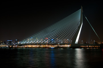 Fototapeta premium Erasmusbrug by night