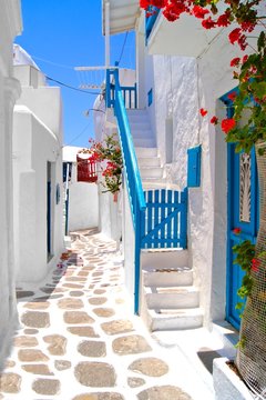 Fototapeta Beautiful white streets of Mykonos, Greece