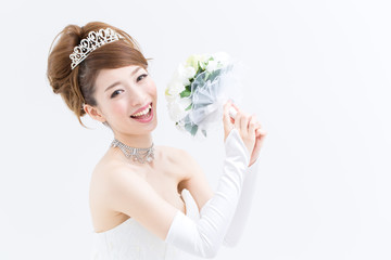 ウエディングドレスの女性