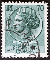 Post stamp printed in Italy shows an Ancient coin of Syracuse