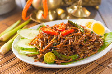mee goreng mamak, popular cusine in malaysia