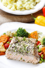 Salmon with herbs and vegetables
