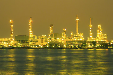 Fototapeta premium Oil refinery at twilight Bangkok Thailand