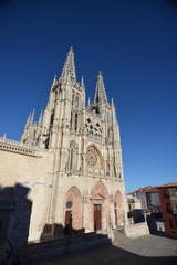 Fototapeta na wymiar Główna fasada katedry w Burgos Gothic