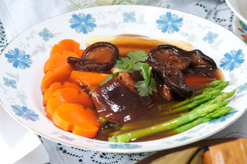 Mushrooms ,Asparagus and carrot in oyster sauce.