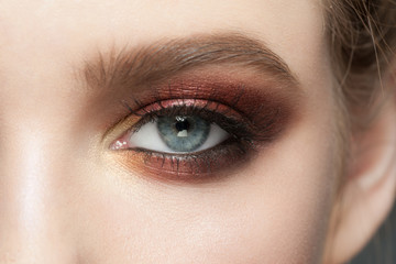 Eye makeup