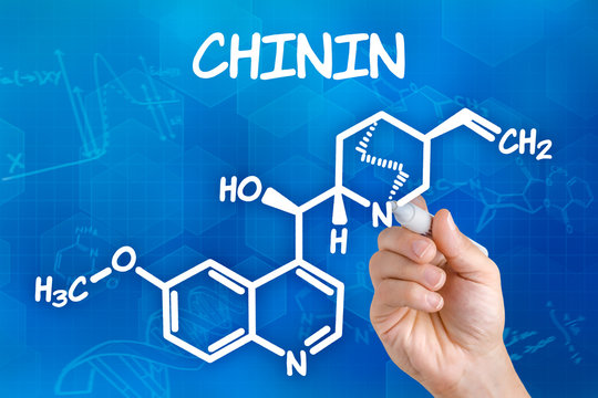 Hand zeichnet chemische Strukturformel von Chinin