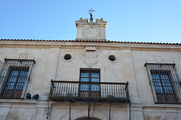 Detalle fachada palacio en Burgos, Camino de Santiago, España