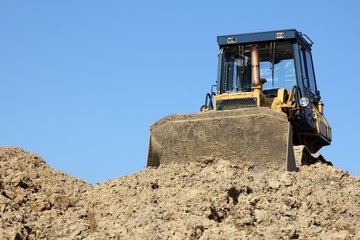 Planierraupe auf Baustelle