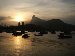 Naklejka na ściany i meble Chrystusa Odkupiciela w zachodzie słońca, Rio de Janeiro, Brazylia