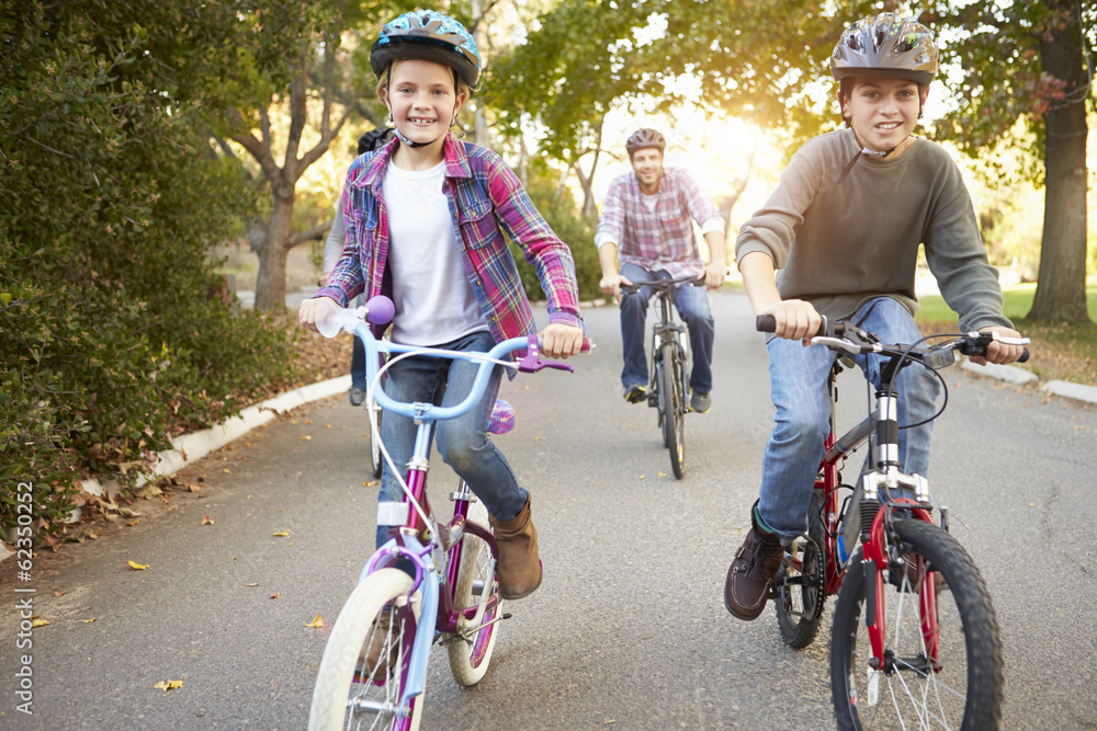 Canvas Prints Family On Cycle Ride In Countryside