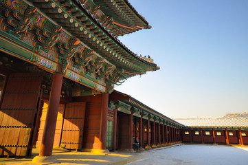 Fototapeta na wymiar Gyeongbokgung palace roof in South Korea