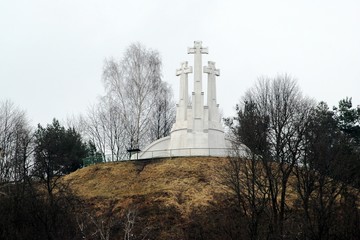 Fototapeta na wymiar Pomnik Trzech Krzyży w Wilnie