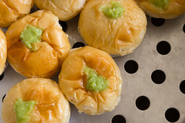 Steamed custard bread