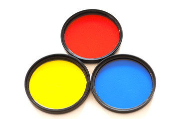 三只滤光镜在白色的背景上