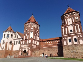 Fototapeta na wymiar fasada zamku w Białorusi