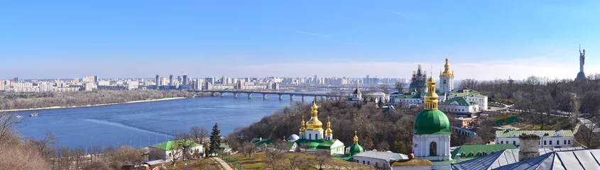 Fotobehang Panoramisch uitzicht over Kiev vanuit Kiev Pechersk Lavra © esvetleishaya