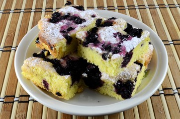 Blueberry yeast pie