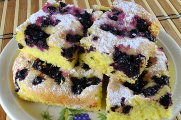 Blueberry yeast pie