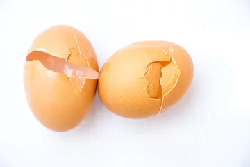 Zelfklevend Fotobehang Egg broken © jukree