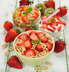Breakfast cereals with strawberries