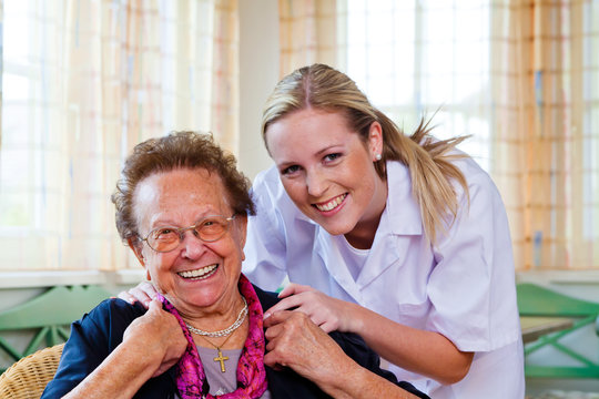 Hauskrankenpflege der alten Dame