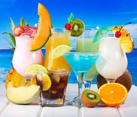 Zelfklevend Fotobehang tropical cocktails with fresh fruits © Nitr