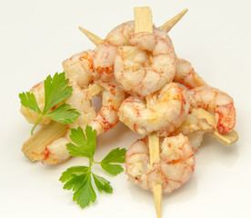 Brochetas de gambas a la parrilla