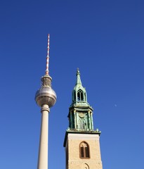 Fototapeta na wymiar Berlin, Alexanderplatz, Marienkirche, Telespargel, Deutschland