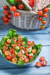Healthy salad with shrimp and vegetables