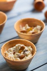 Preparation of nut ice cream in a wafer