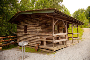 Fototapeta na wymiar Die Holzhütte