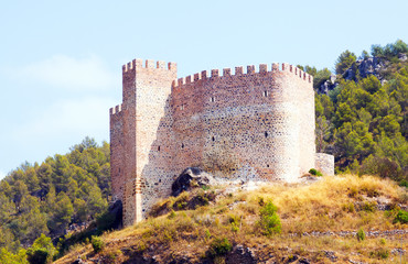 Fototapeta na wymiar Castle in Gaibiel on summer day