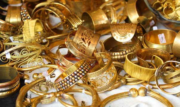 gold jewelry and precious gold jewellery for sale in jewellery