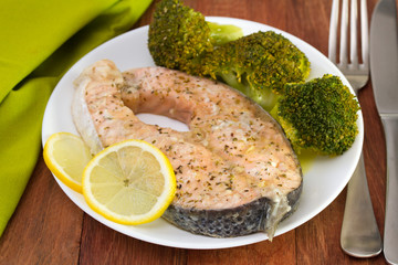 salmon with broccoli