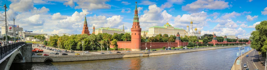Foto op Plexiglas Moskou - uitzicht op de stad © daskleineatelier