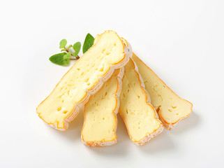 French washed rind cheese