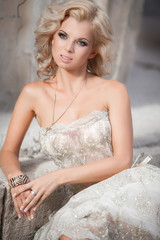 Fototapeta premium Vogue style Bride woman in wedding dress retro luxury