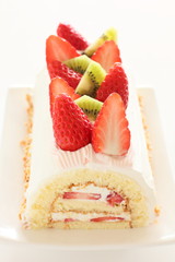 苺とキウイのロールケーキ